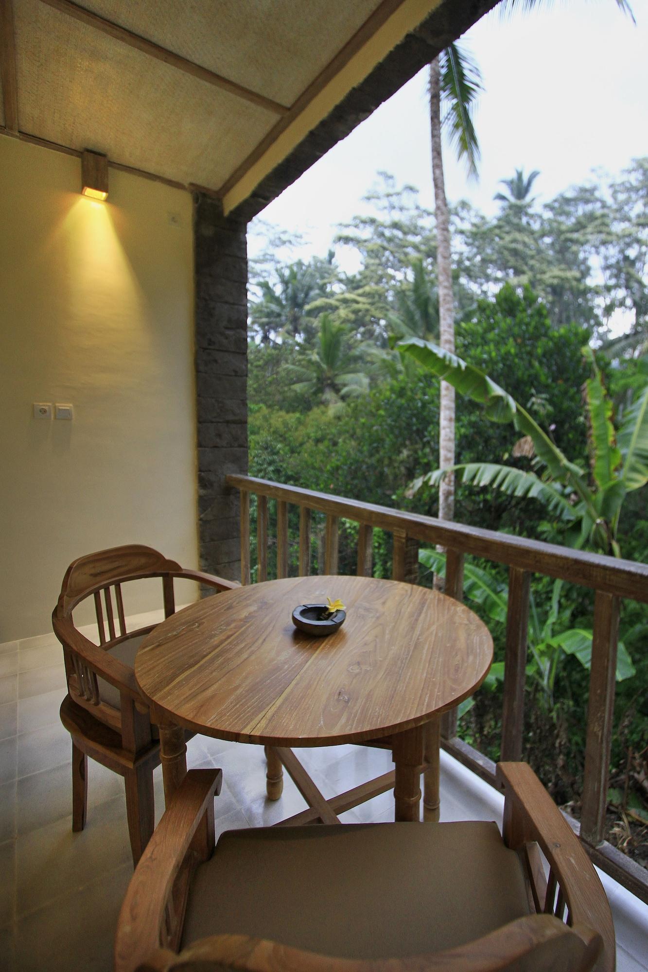 Resort The Kayon 5*