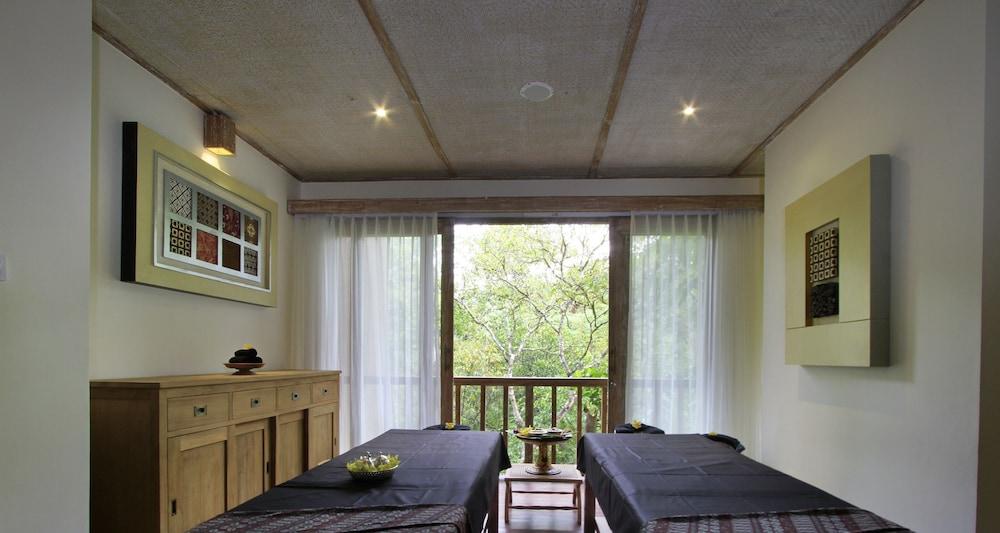 Resort The Kayon 5*
